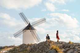 原來堂吉訶德眼裡的風車巨怪，竟然是西班牙美好的旅行目的地