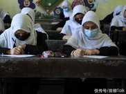 塔利班禁止女性上學和工作，為何上臺一年就倒行逆施?原因有兩個
