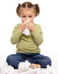 春夏季節，寶寶常常感冒，寶寶流鼻涕試試這幾個小偏方