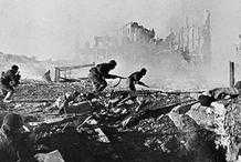 列寧格勒戰役：被圍城900天，50萬人被餓死，老鼠都被吃光了