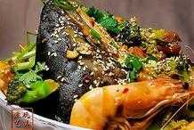 三文魚頭麻辣香鍋比清燉做法還受歡迎，原釀醬底果然出味兒