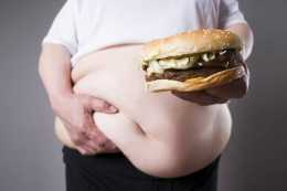 大肚腩的“幫兇”被找到！4類食物，吃得越多，脂肪“聚集”越快