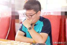 王天一鄭惟桐後下一代最強挑戰者，象棋宗師柳大華的徒弟，才22歲