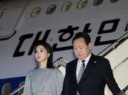 韓總統愛妻人設崩塌！搶雨傘讓妻子淋雨超尷尬，網友：跟川普一樣