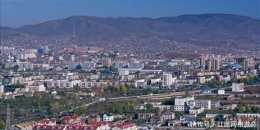 看看蒙古首都烏拉巴託，再看看內蒙省會呼和浩特，差距不是一點點