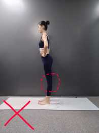 你站的姿勢對嗎？4個瑜伽動作拯救膝超伸，重塑筆直纖細美腿