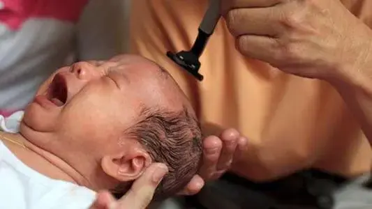 給寶寶剃頭，會讓髮質變好嗎？注意這六點，寶寶剃頭不害怕不受傷