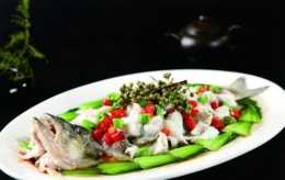 廚師長用“這一招”做鮮椒鱸魚，魚肉鮮香，營養豐富，鮮嫩不腥