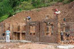 農村建房子粉牆和砌磚用325水泥好還是425水泥好！