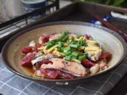 這道菜是廣東的經典家常菜，只要蒸一蒸，鹹香撲鼻，多吃兩碗米飯