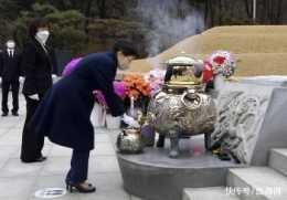 朴槿惠參拜父母墓地：出獄後回鄉養老 行事低調極少露面