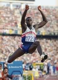 世界田徑跳遠十大巨星：卡爾劉易斯8米87第三 榜首創世界紀錄