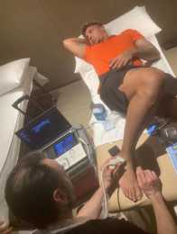 盼早日康復！泰山隊外援克雷桑在與海港比賽中右腳受傷，歸期未定