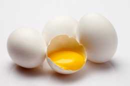 雞蛋黃的膽固醇含量高，不能多吃？那是你不知道雞蛋黃的其他功效